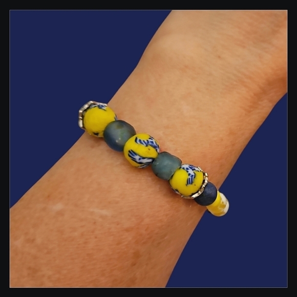 HANDMADE African Trade Lapis Fire Agate Beaded Bracelet - Picture 1 of 7